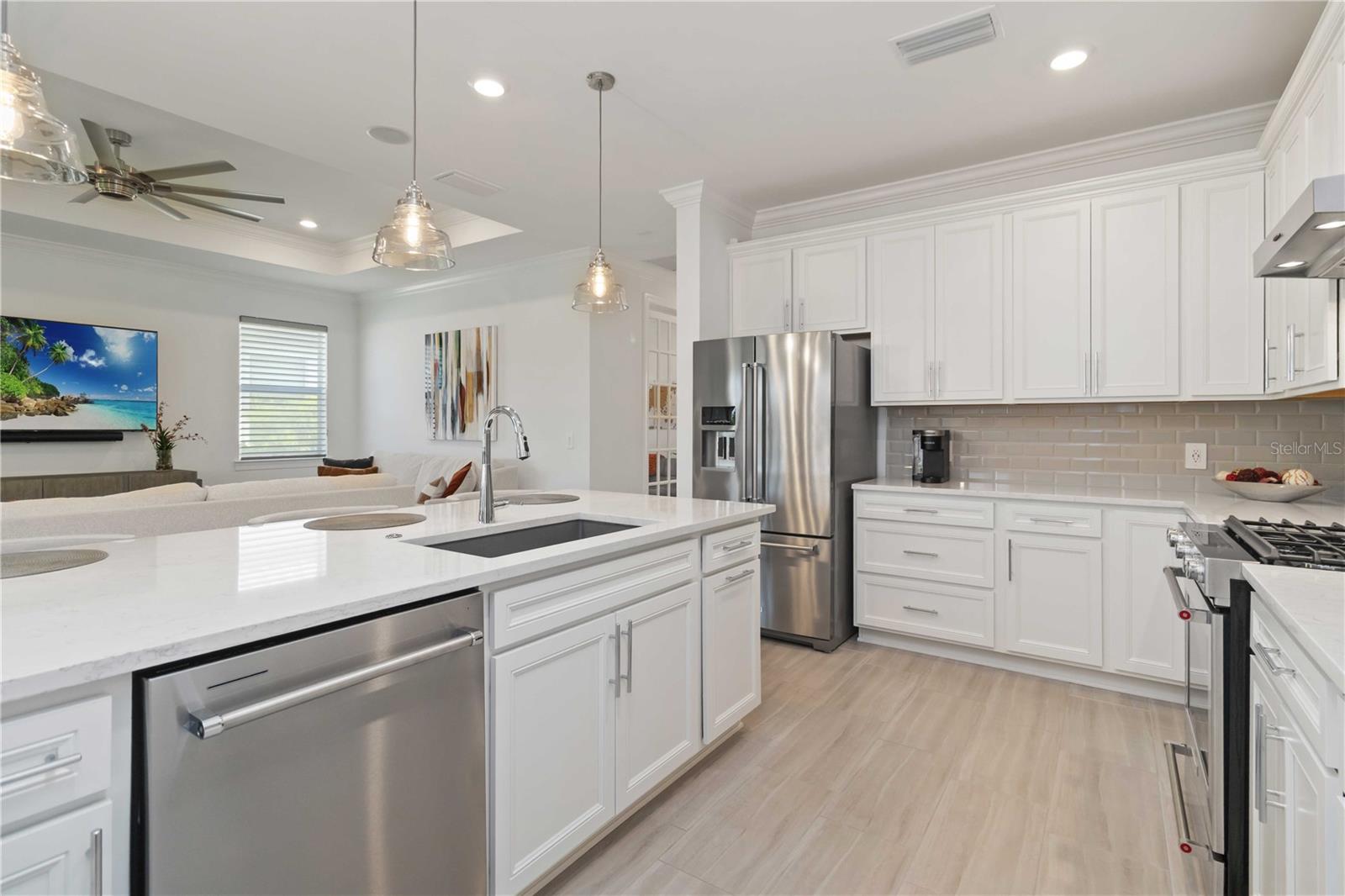 Image 20 of 79 For 7758 Summerland Cove
