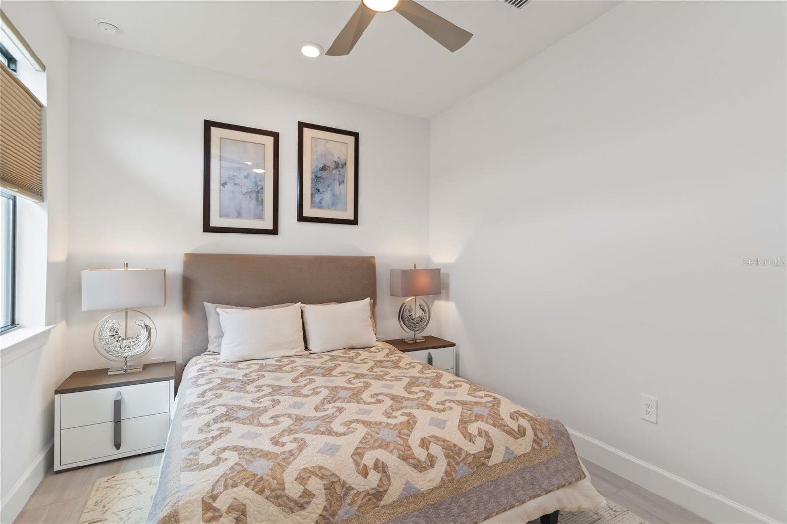 Image 40 of 79 For 7758 Summerland Cove