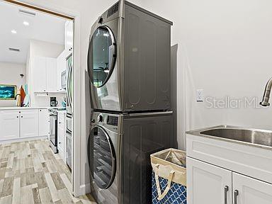 Image 4 of 9 For 2420 Valentine St