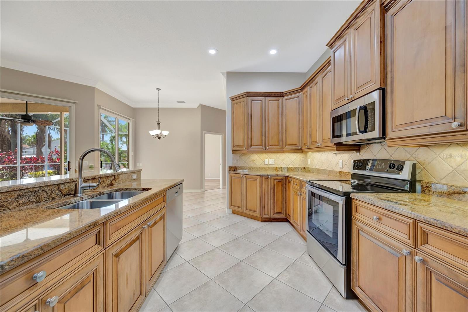 Image 41 of 100 For 4727 Starboard Drive