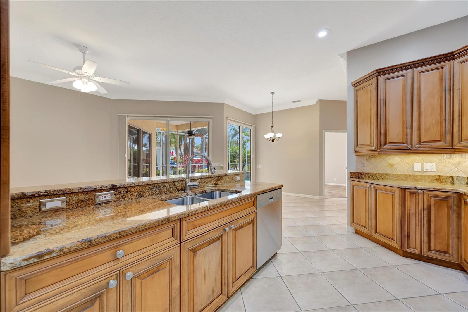 Image 42 of 100 For 4727 Starboard Drive