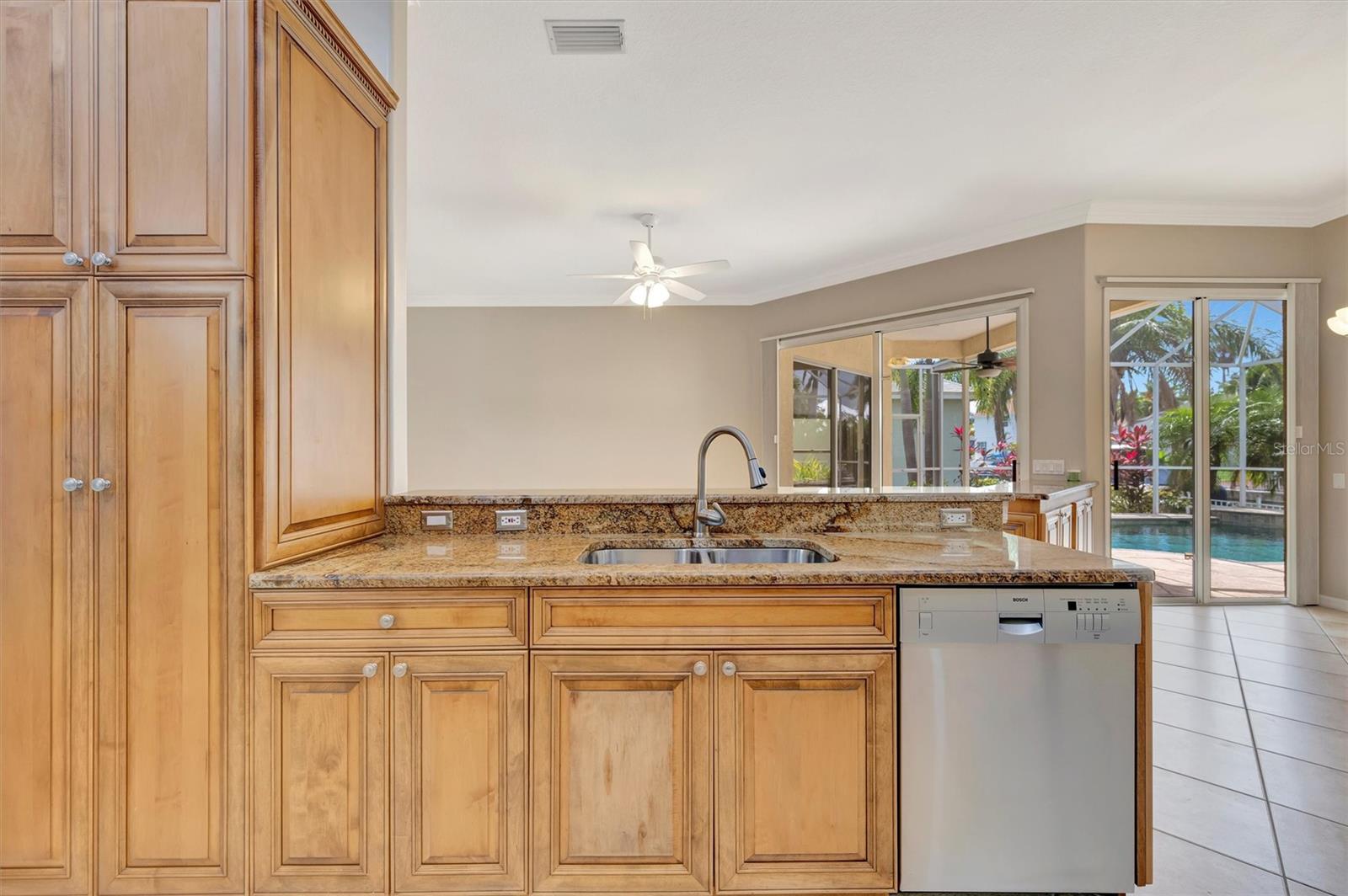 Image 43 of 100 For 4727 Starboard Drive