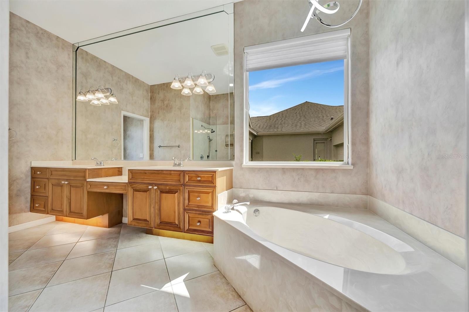 Image 84 of 100 For 4727 Starboard Drive