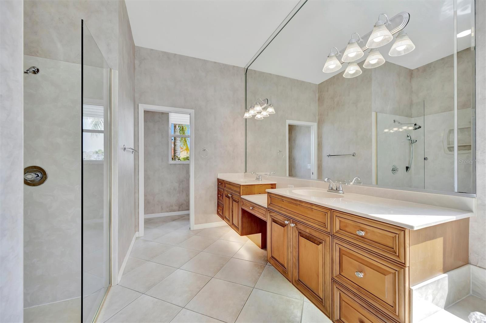 Image 85 of 100 For 4727 Starboard Drive