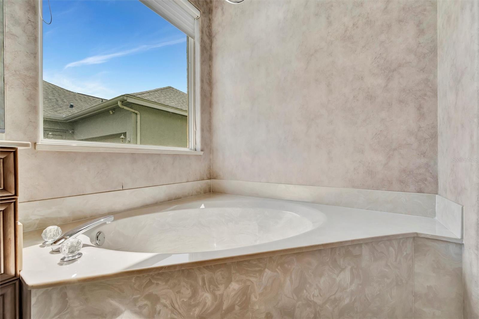 Image 89 of 100 For 4727 Starboard Drive