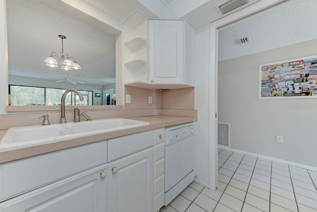 Image 10 of 40 For 7110 Fairway Bend Lane 181