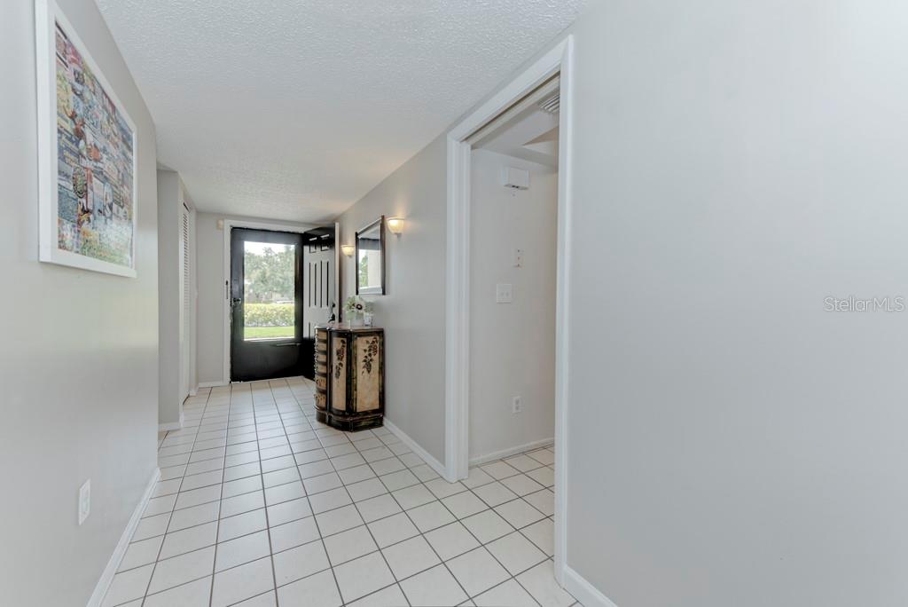 Image 7 of 40 For 7110 Fairway Bend Lane 181