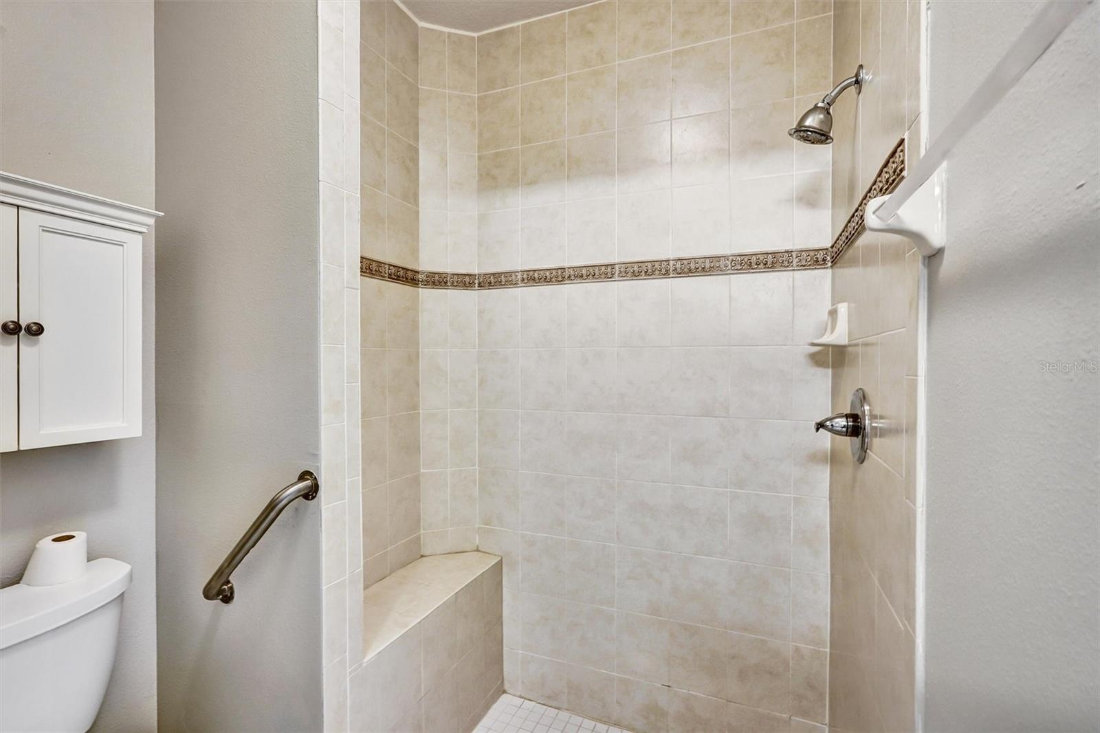 Image 15 of 34 For 1112 Golfview Woods Drive 1112