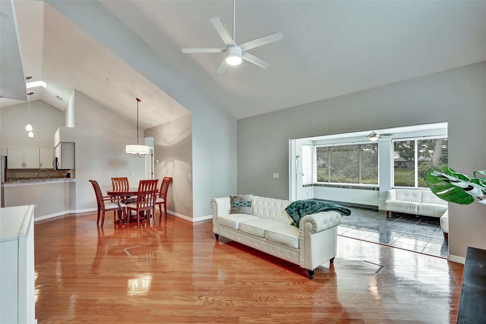 Image 17 of 34 For 1112 Golfview Woods Drive 1112