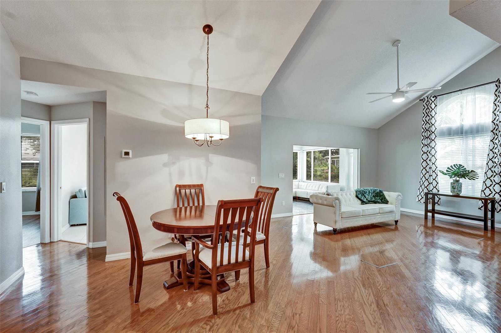 Image 18 of 34 For 1112 Golfview Woods Drive 1112