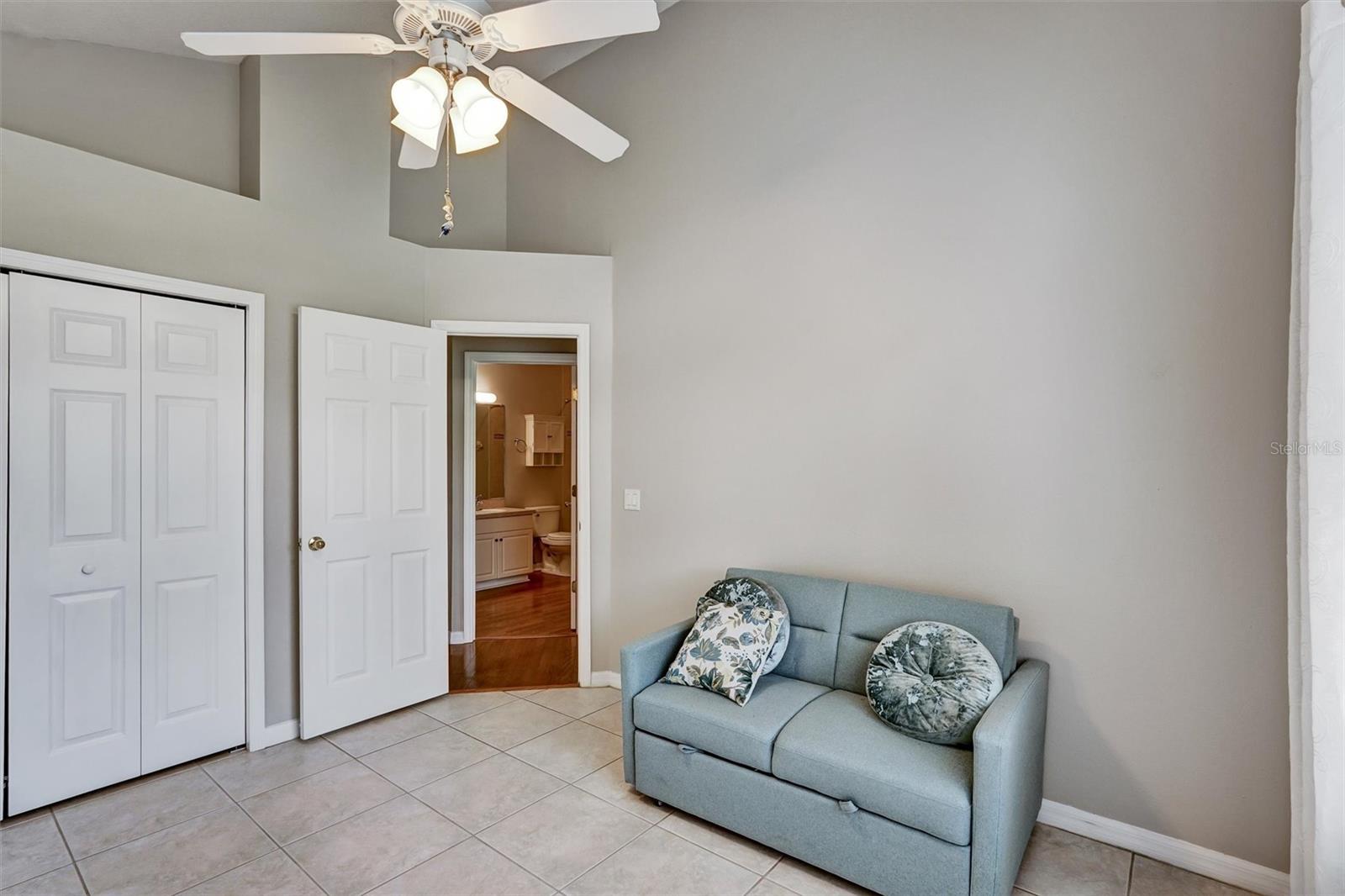 Image 23 of 34 For 1112 Golfview Woods Drive 1112