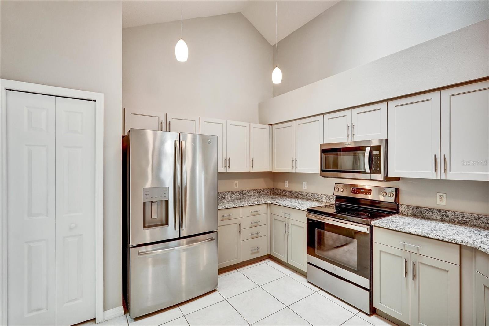 Image 6 of 34 For 1112 Golfview Woods Drive 1112