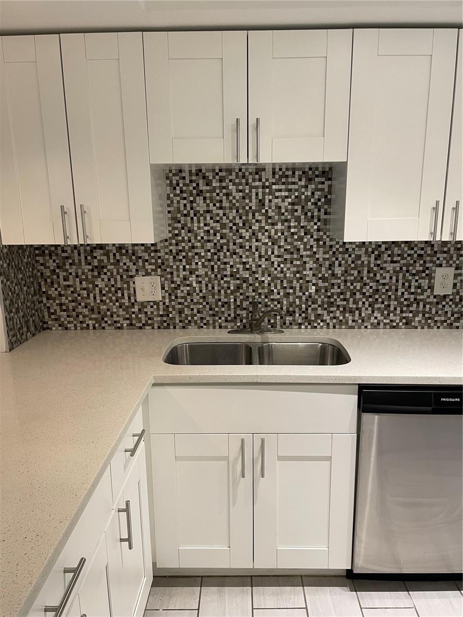 Image 11 of 17 For 3700 Osprey Avenue 216