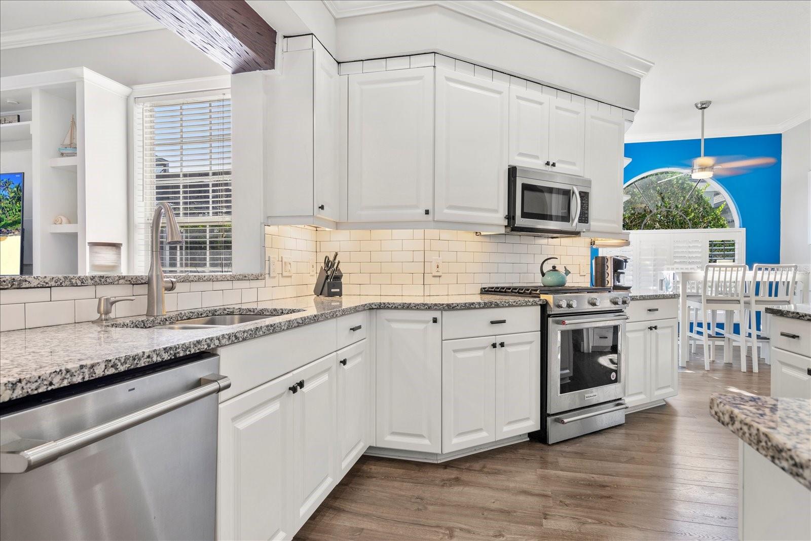 Image 10 of 39 For 4615 4th Avenue Drive E