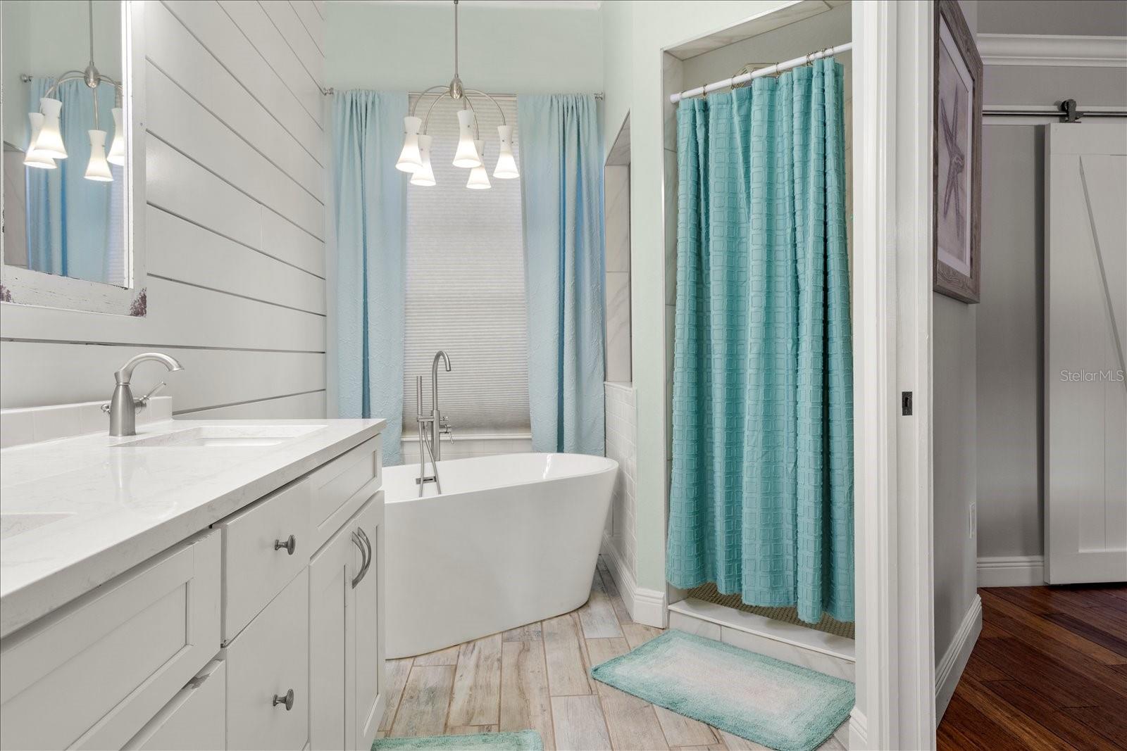 Image 20 of 39 For 4615 4th Avenue Drive E