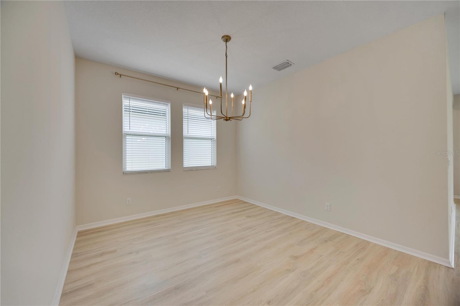 Image 23 of 62 For 918 Fernleaf Run