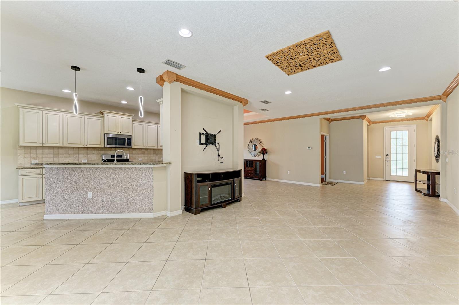 Image 10 of 35 For 6516 Palm Leaf Court