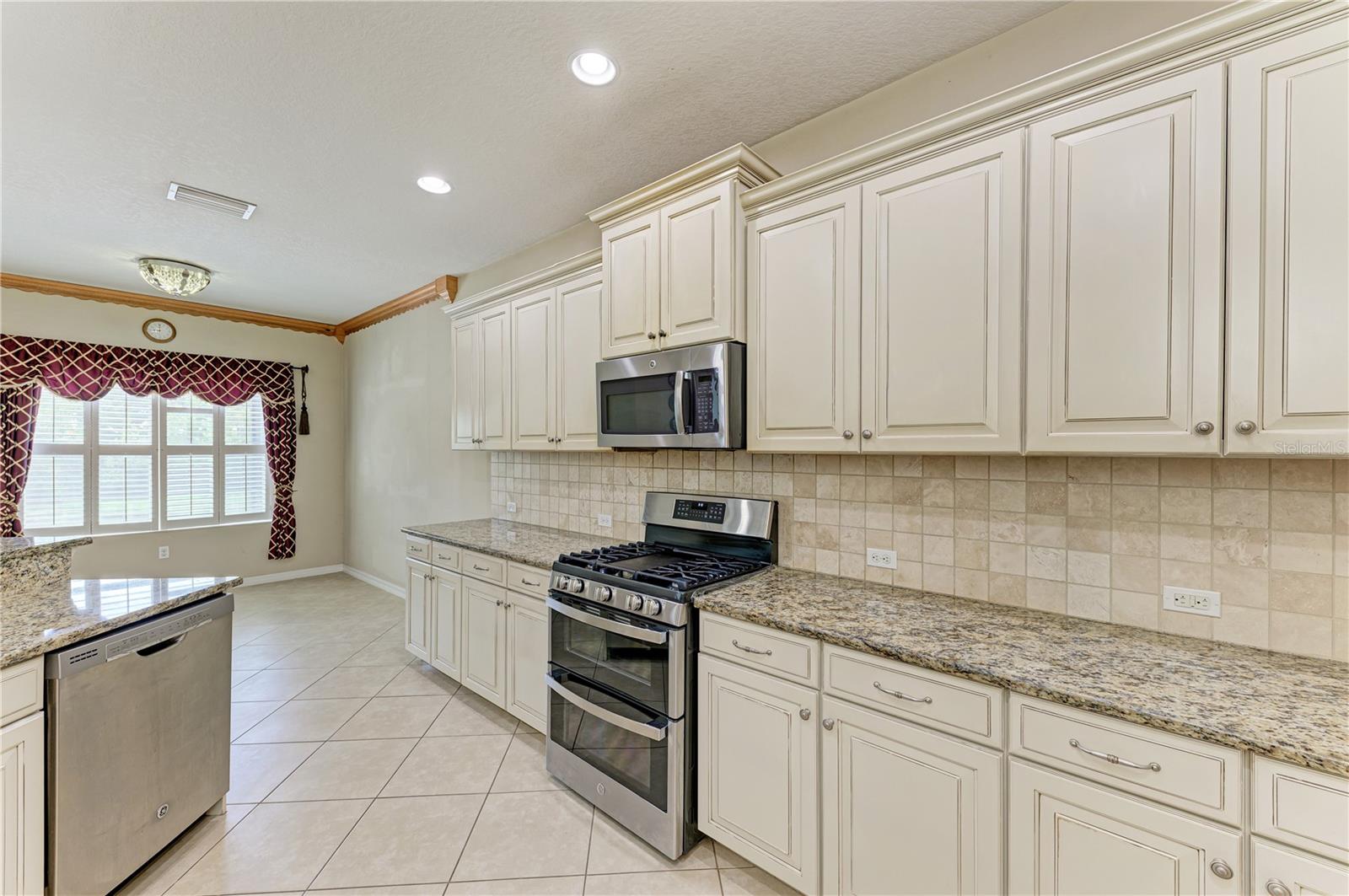 Image 15 of 35 For 6516 Palm Leaf Court