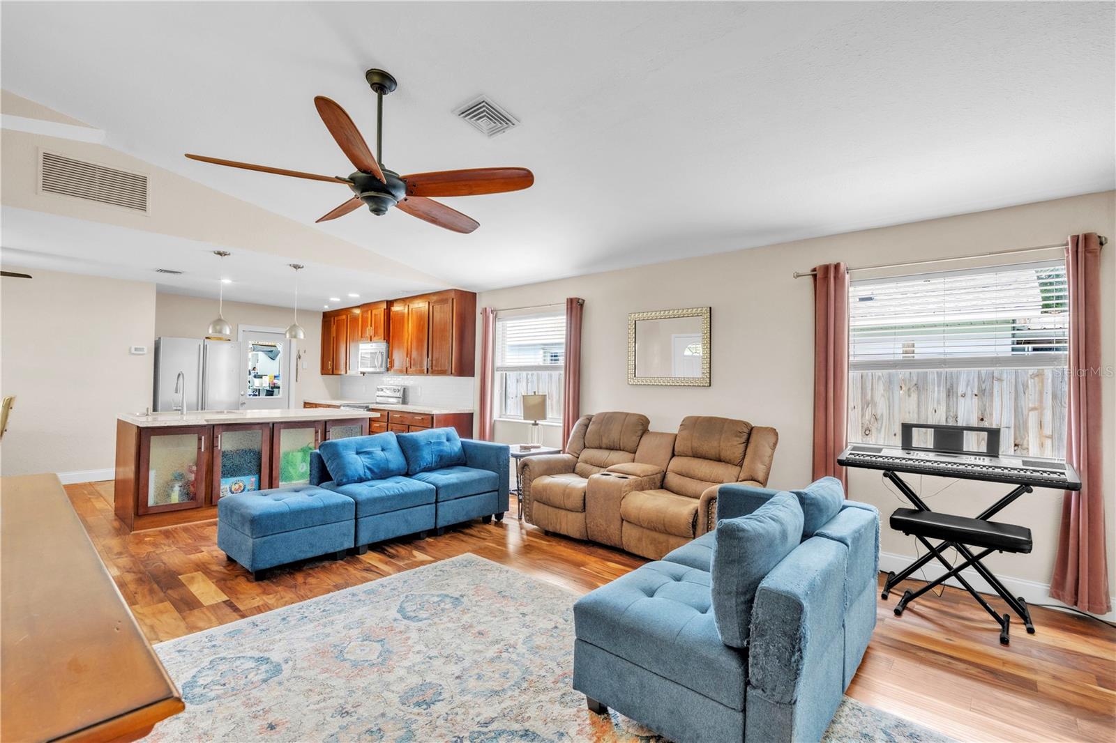Image 10 of 35 For 2218 Woodmere Rd