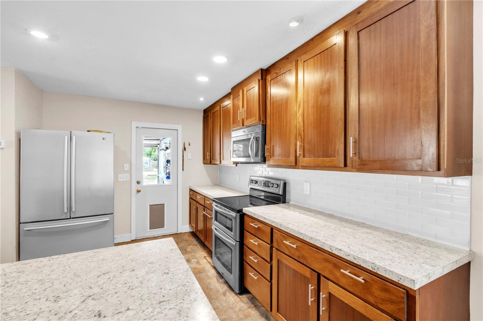 Image 14 of 35 For 2218 Woodmere Rd