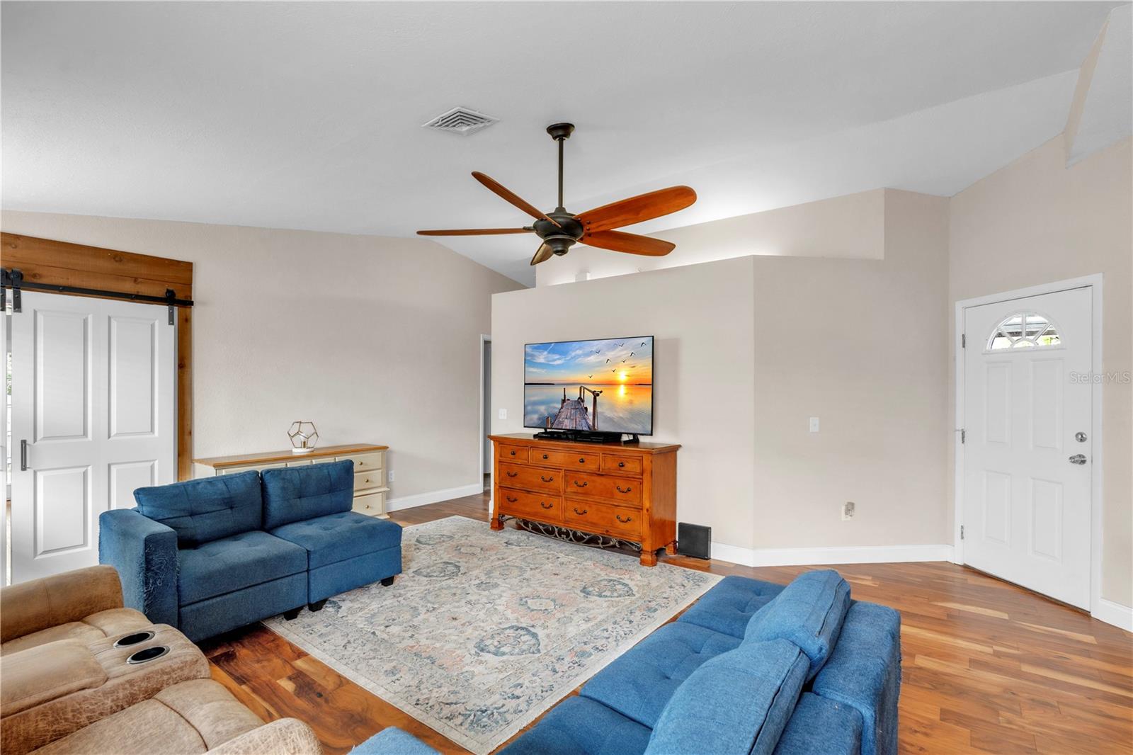 Image 15 of 35 For 2218 Woodmere Rd