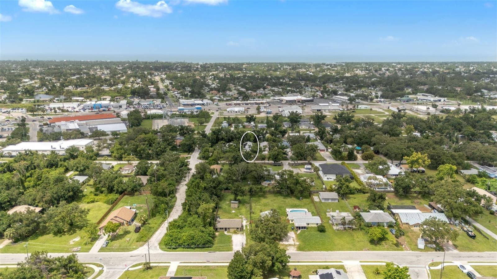 Image 3 of 35 For 2218 Woodmere Rd