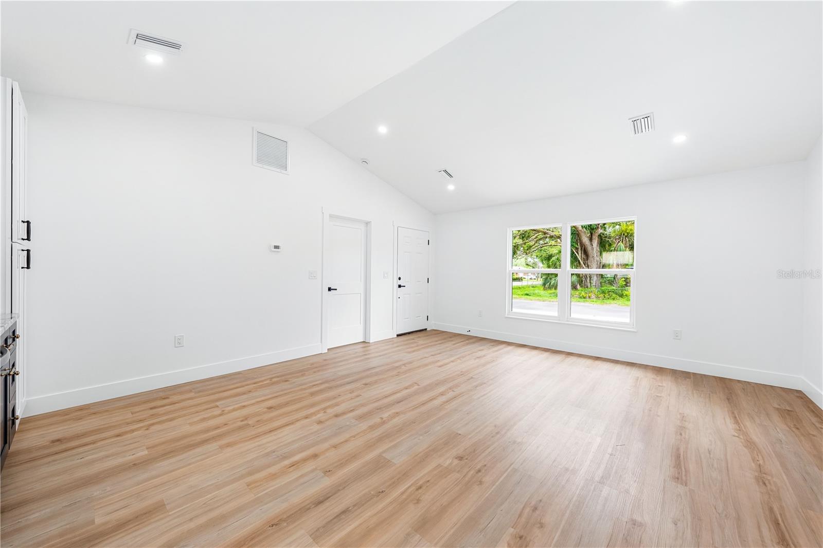 Image 11 of 68 For 3606 7th Avenue W