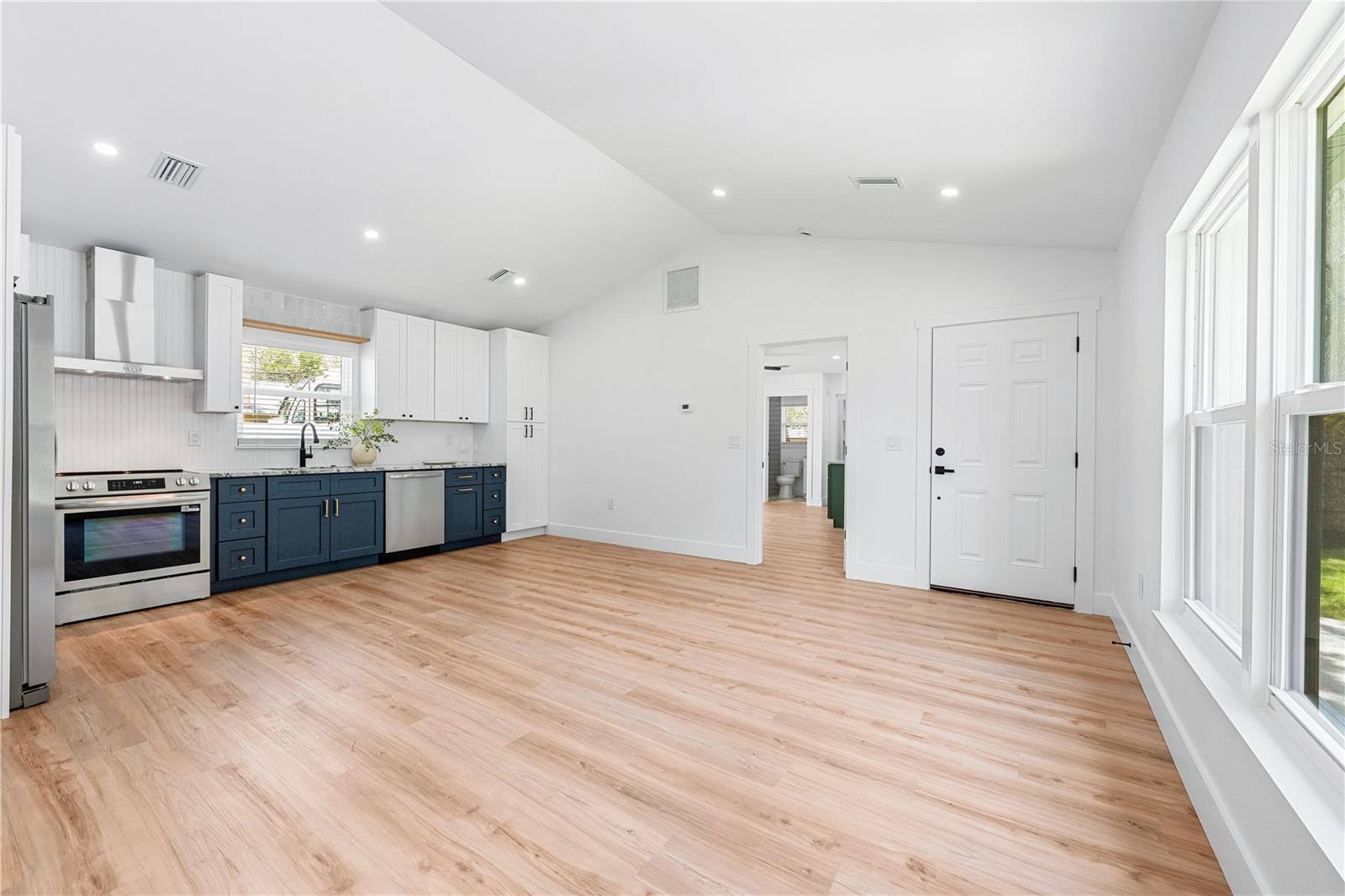 Image 6 of 68 For 3606 7th Avenue W