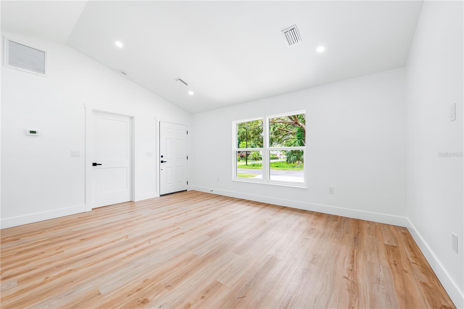 Image 7 of 68 For 3606 7th Avenue W