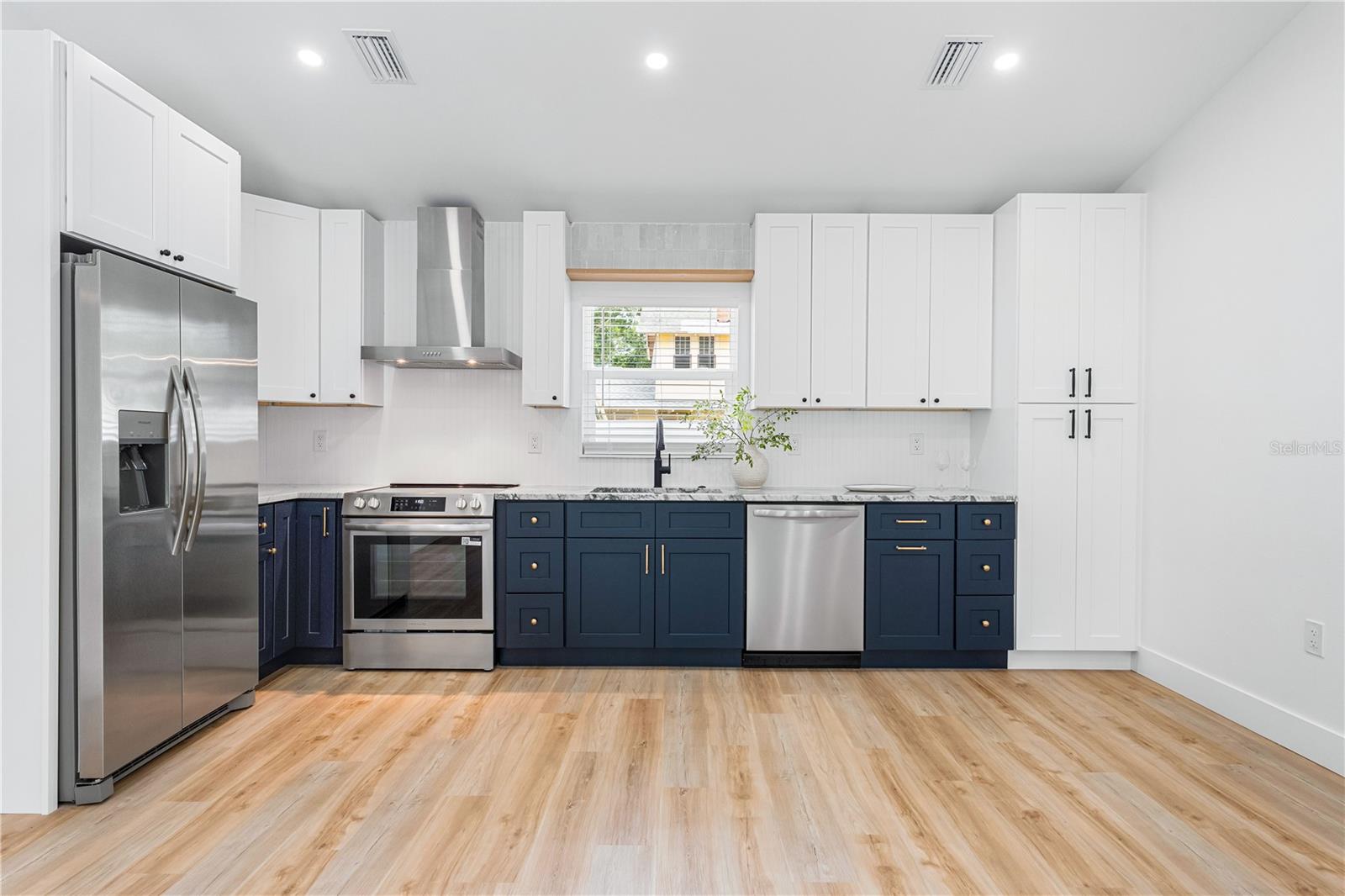 Image 9 of 68 For 3606 7th Avenue W
