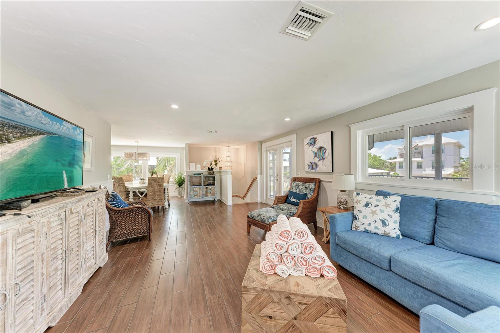 Image 41 of 70 For 733 Holly Road