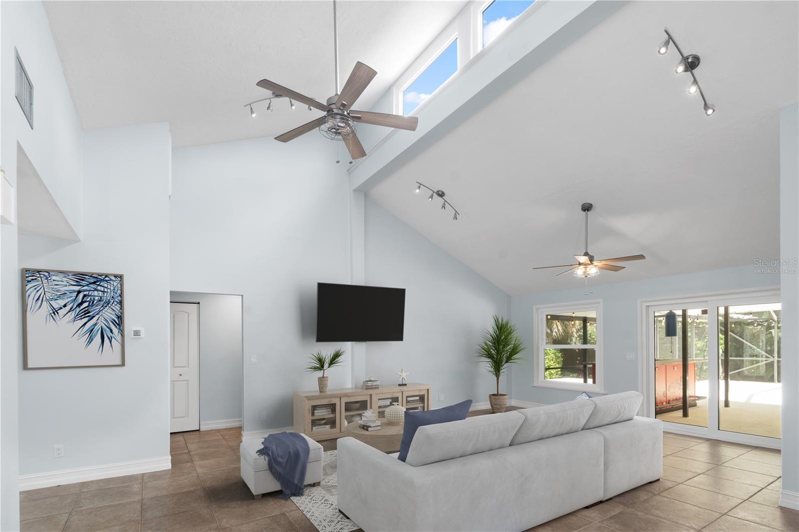 Image 3 of 37 For 3915 Meadow Creek Drive