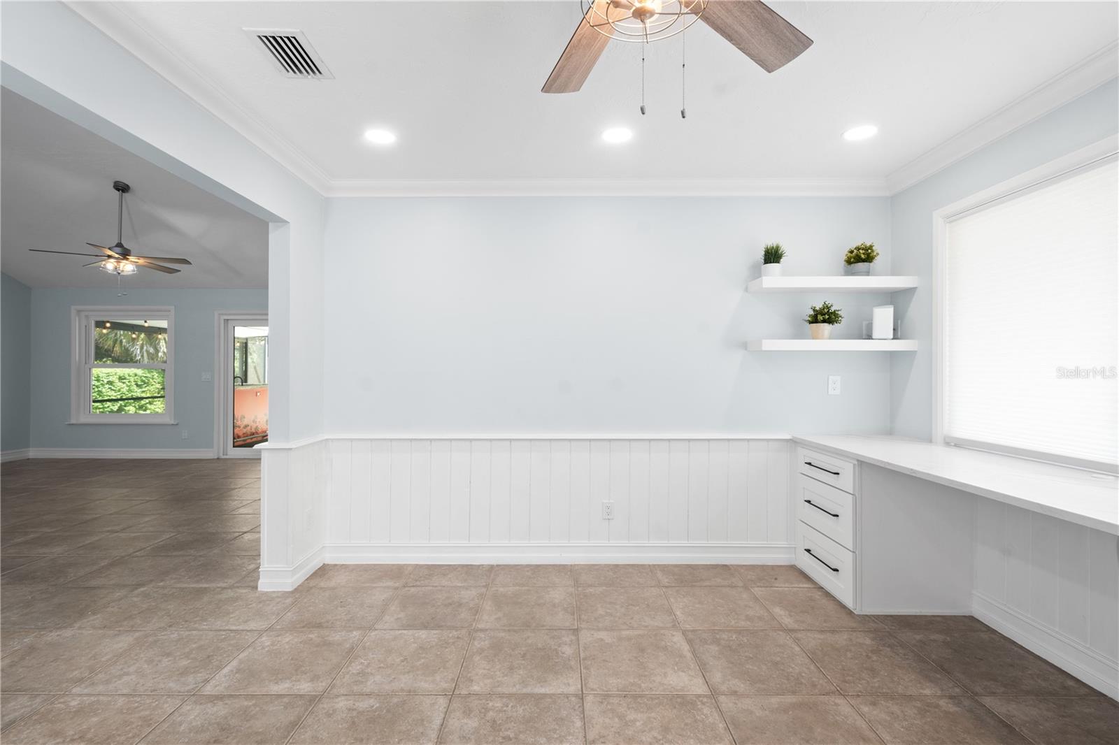 Image 9 of 37 For 3915 Meadow Creek Drive