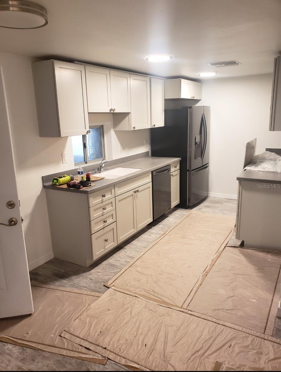 Image 3 of 17 For 11707 104th Street