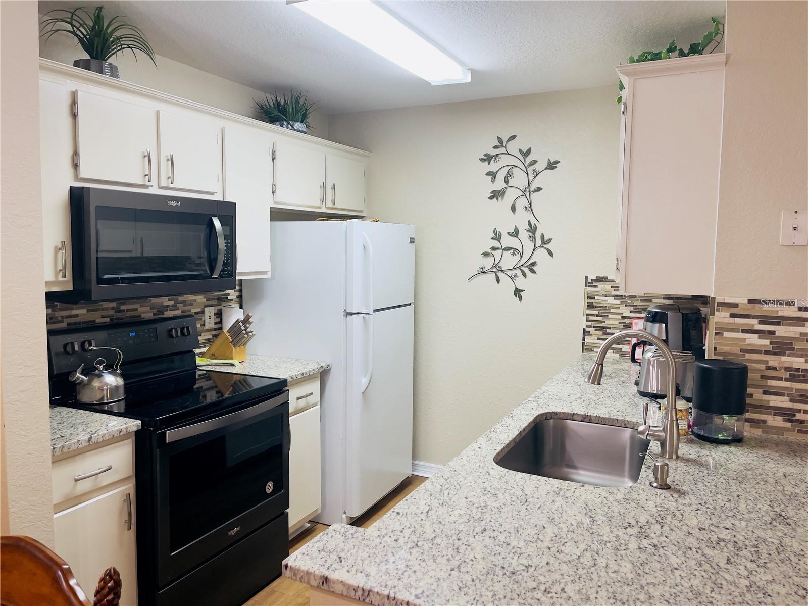 Image 6 of 23 For 8815 Manor Loop 104