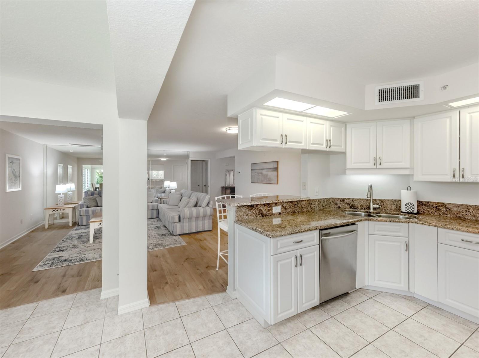 Image 11 of 78 For 821 Montrose Drive 103