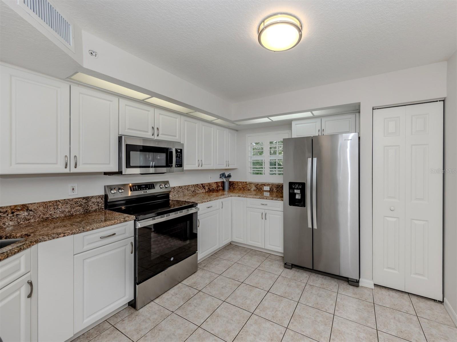 Image 13 of 78 For 821 Montrose Drive 103