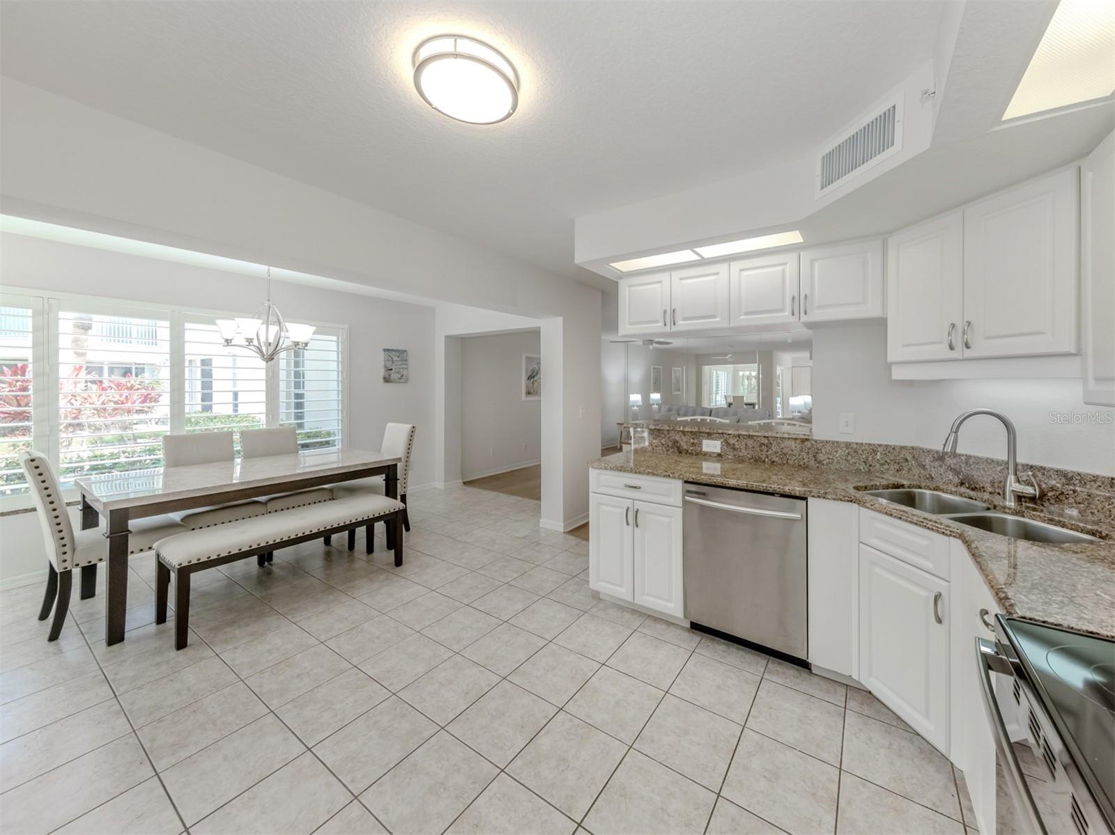 Image 15 of 78 For 821 Montrose Drive 103