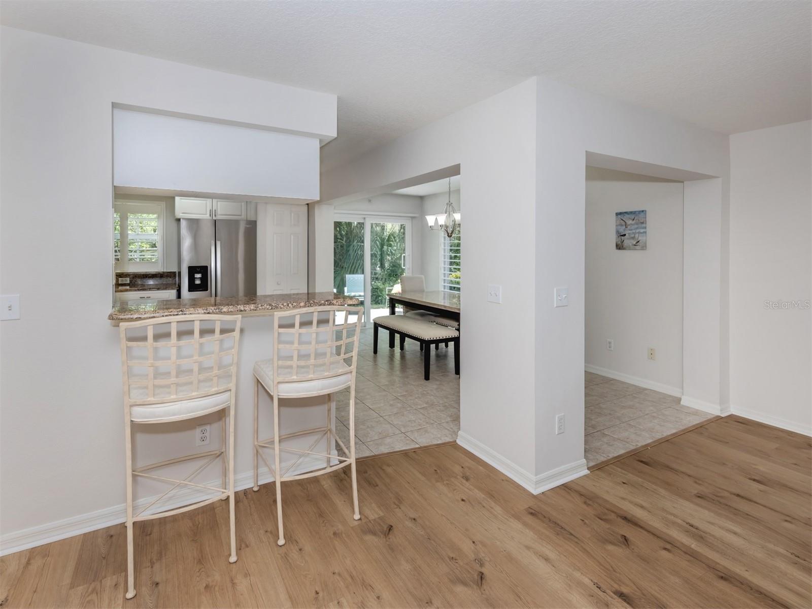 Image 8 of 78 For 821 Montrose Drive 103