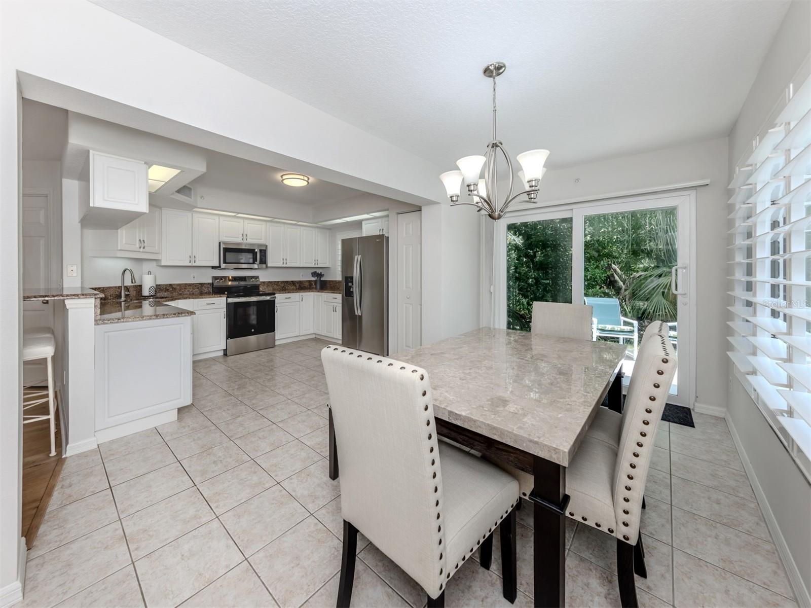 Image 9 of 78 For 821 Montrose Drive 103