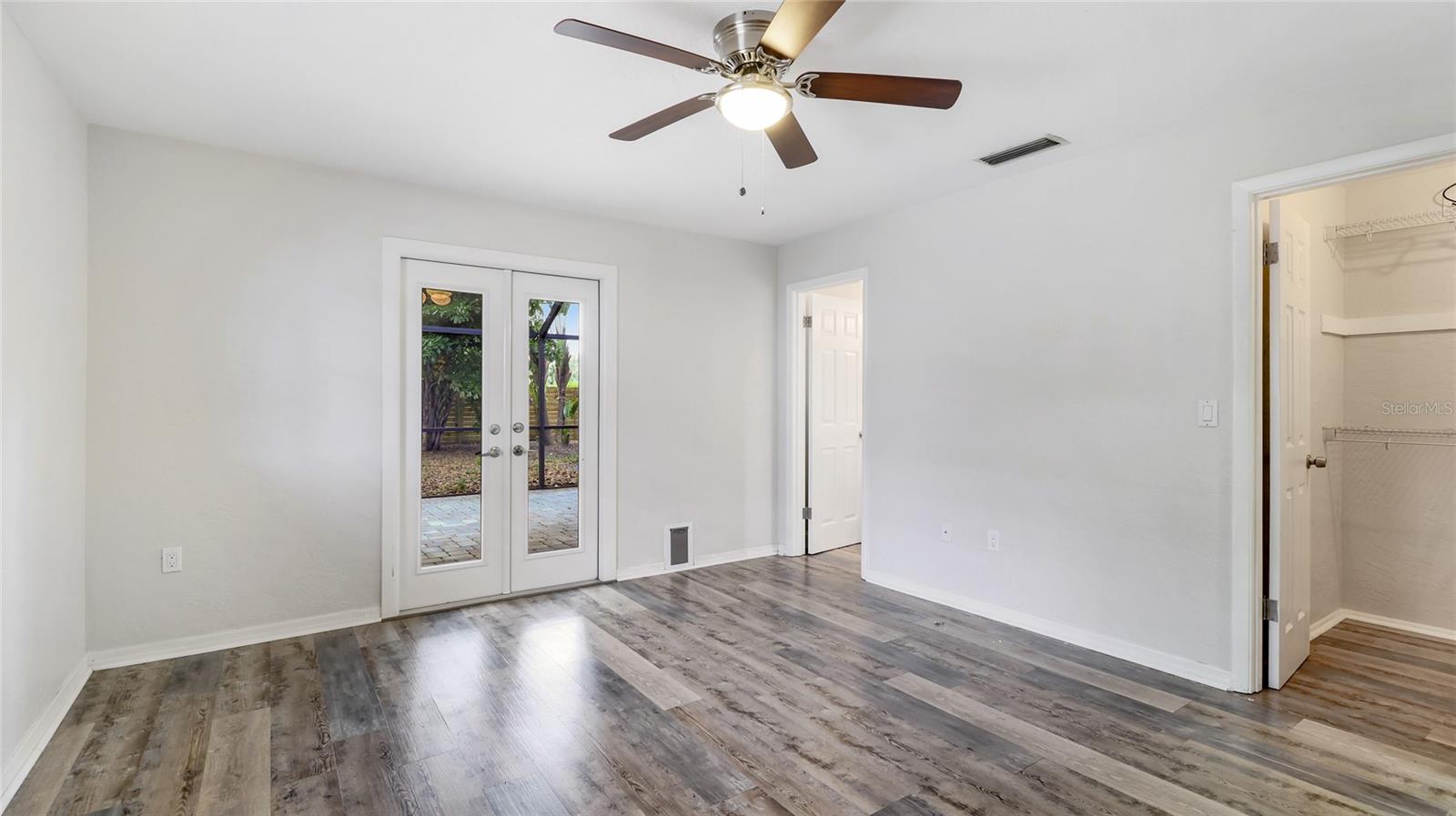 Image 13 of 30 For 3525 Riviera Drive