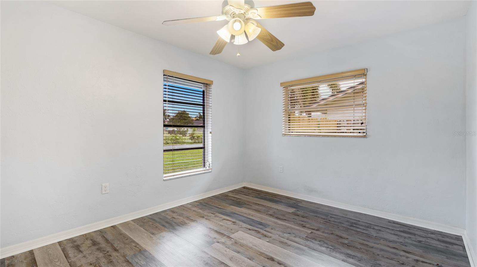 Image 17 of 30 For 3525 Riviera Drive