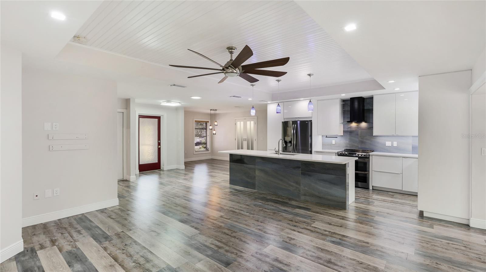 Image 5 of 30 For 3525 Riviera Drive