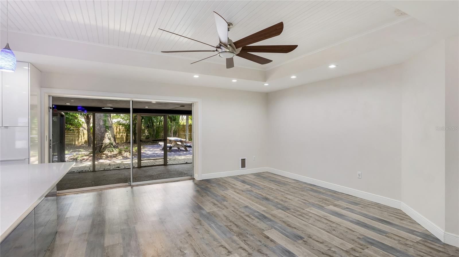 Image 7 of 30 For 3525 Riviera Drive