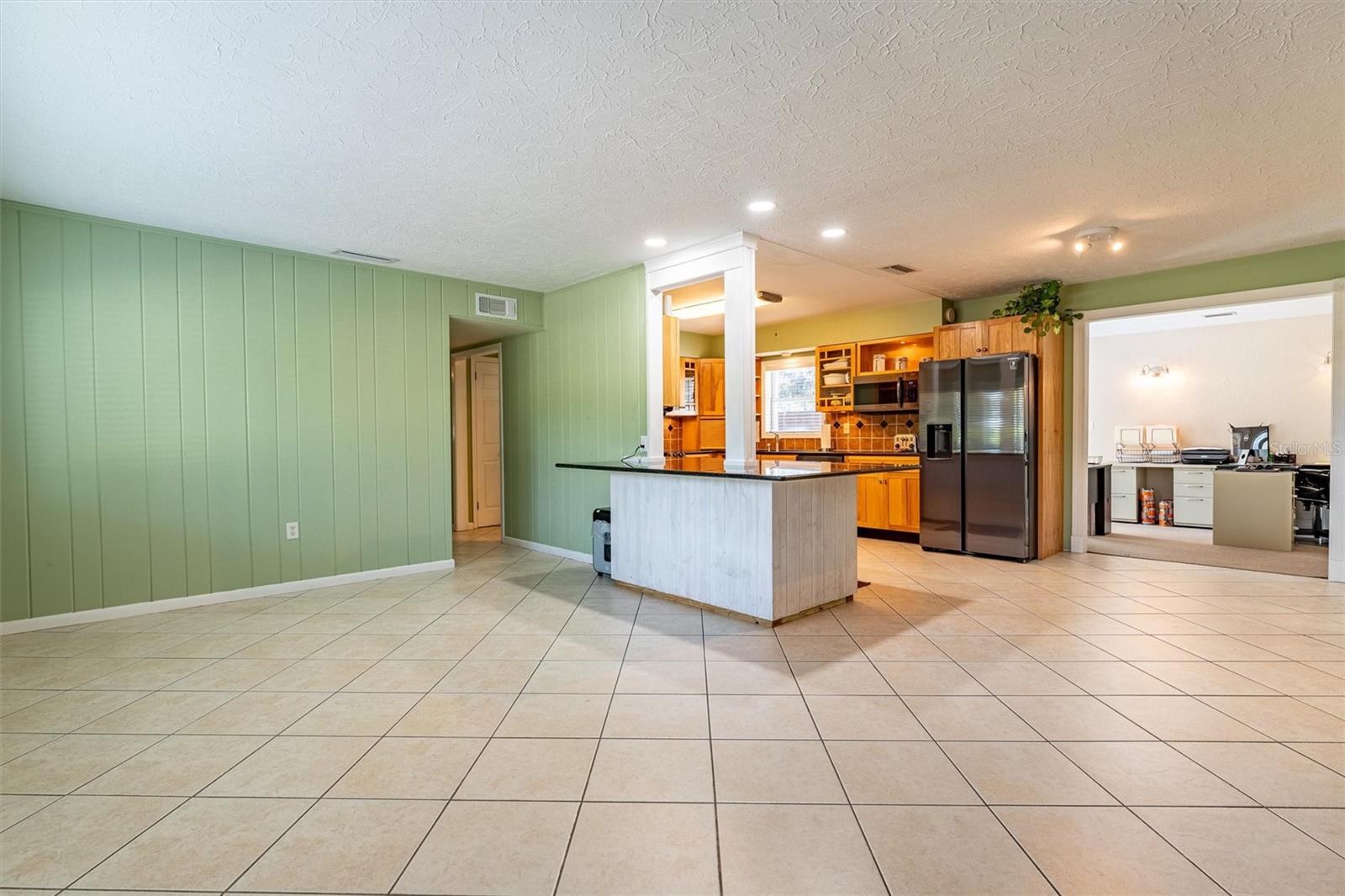 Image 25 of 62 For 5311 36th Avenue E