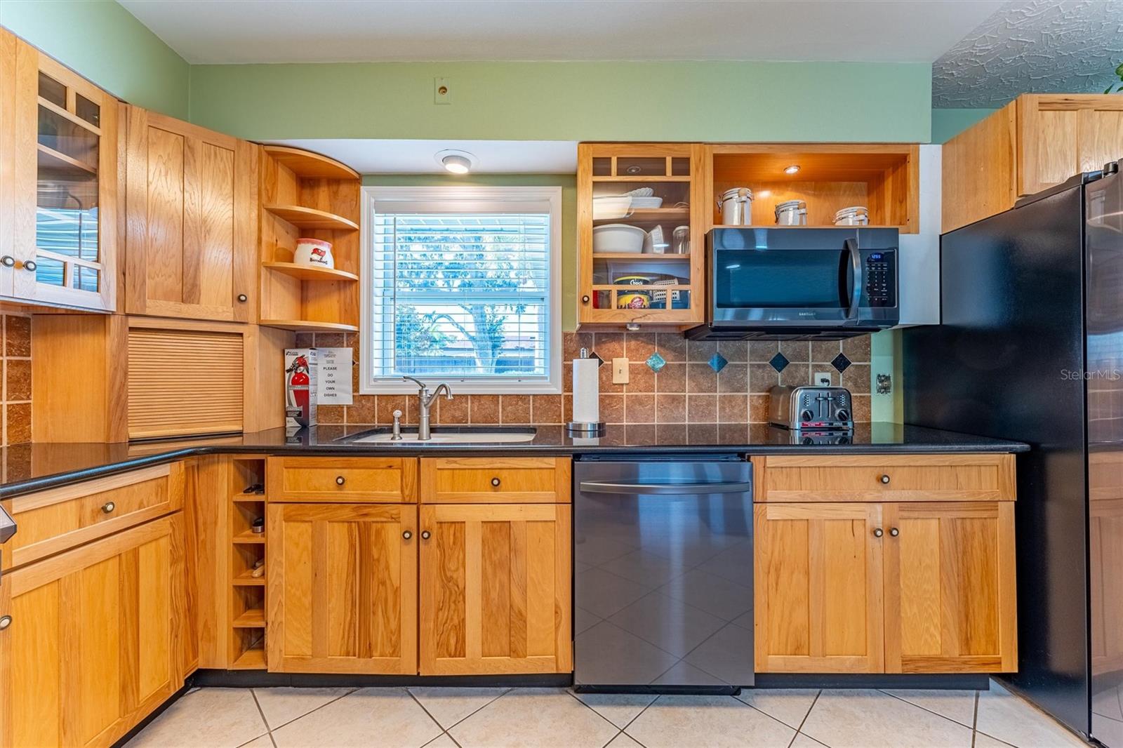 Image 33 of 62 For 5311 36th Avenue E