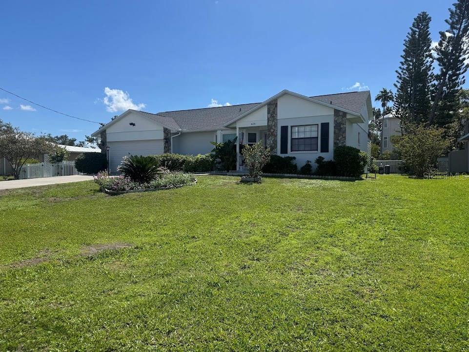 Image 4 of 17 For 620 Camellia Avenue