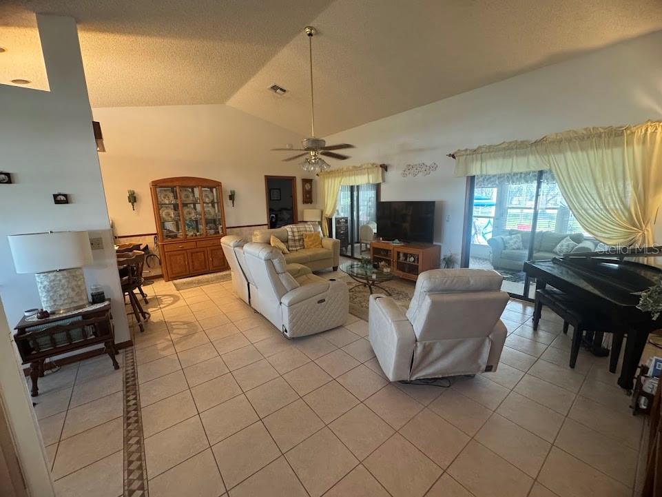 Image 9 of 17 For 620 Camellia Avenue