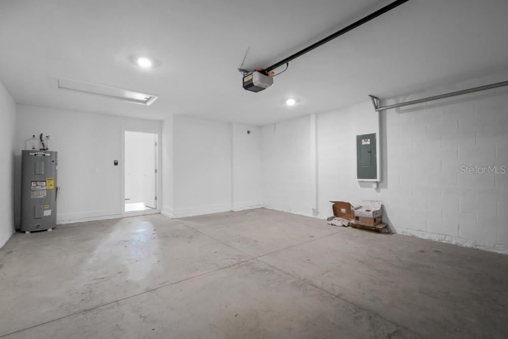 Image 25 of 48 For 16048 Ivy Ridge Court