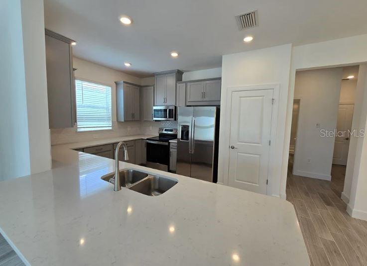 Image 4 of 48 For 16048 Ivy Ridge Court